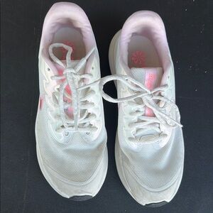 Kids Nike size 5y , excellent condition. Worn a few times.